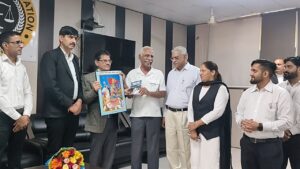 श्री एस के खंडूजा सेशन जज  को सम्मानित किया गया